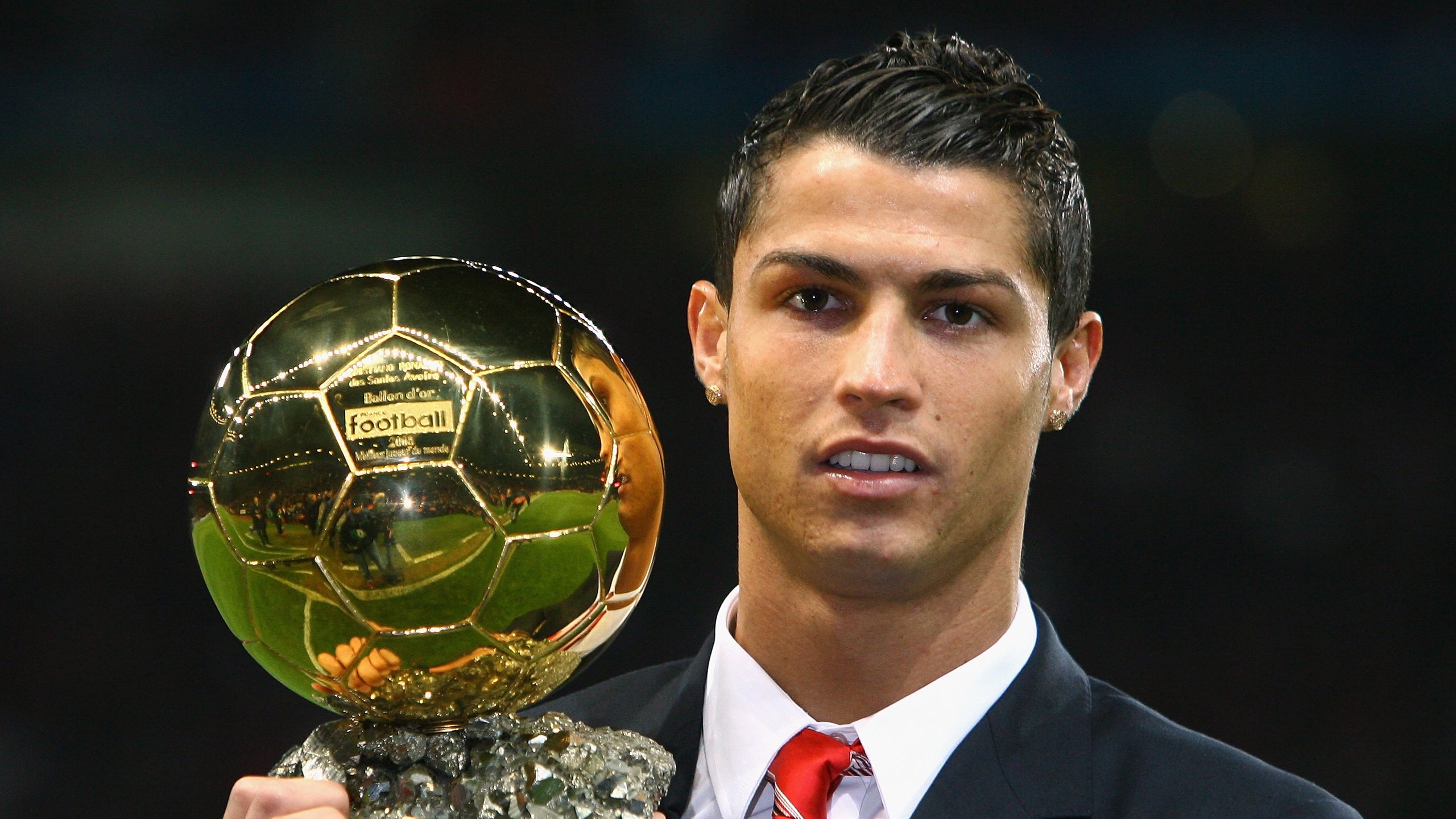 开云体育平台-PSG未来引援目标瞄准强力后卫